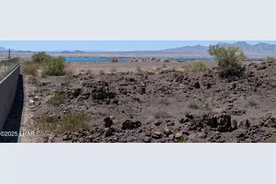 2435 Sunset Rdg Ct W, Lake Havasu City, AZ 86406 - Photo 4