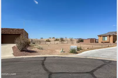 1911 E Troon Dr, Lake Havasu City, AZ 86404 - Photo 2