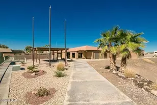 1407 McCulloch Blvd N, Lake Havasu City, AZ 86403 - Photo 1