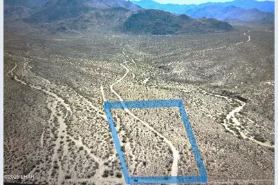 000 Holiday Rd, Yucca, AZ 86438 - Photo 2
