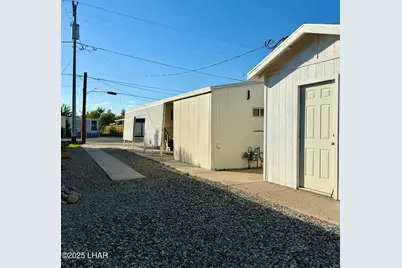 219 N Moonlight Dr, Parker, AZ 85344 - Photo 10