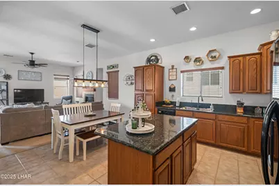 1915 Savannah Dr, Lake Havasu City, AZ 86404 - Photo 10