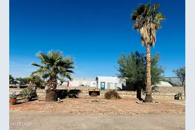 200 N Moon Mountain Ave 32, Quartzsite, AZ 85346 - Photo 2