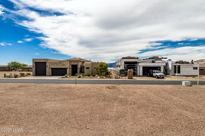 1853 E Tradition Ln, Lake Havasu City, AZ 86404 - Photo 4