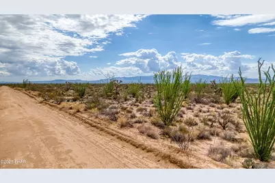 3607 S Kit Carson Rd, Yucca, AZ 86438 - Photo 2