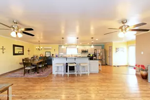 25388 Pendleton Way, Bouse, AZ 85325 - Photo 20