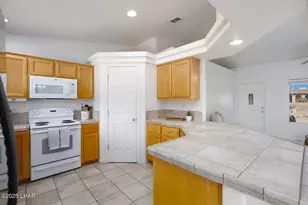 2572 Sunkentree Dr, Lake Havasu City, AZ 86403 - Photo 10