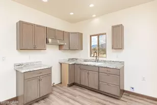 14176 S Nash Rd, Yucca, AZ 86438 - Photo 12