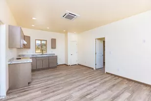 14176 S Nash Rd, Yucca, AZ 86438 - Photo 8