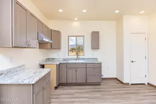 14176 S Nash Rd, Yucca, AZ 86438 - Photo 12
