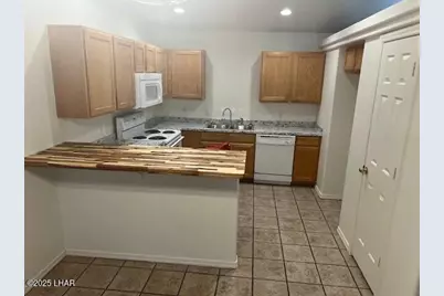 3335 Ottawa Dr #101, Lake Havasu City, AZ 86406 - Photo 2