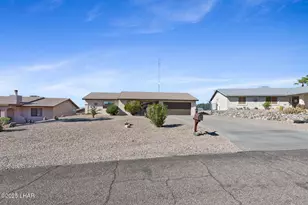 3441 Cinnamon Dr, Lake Havasu City, AZ 86406 - Photo 1