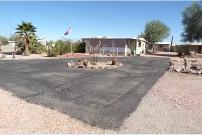 25569 Ochoco Way, Bouse, AZ 85325 - Photo 12