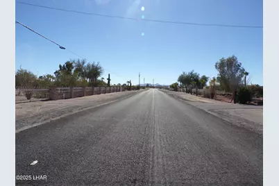 25569 Ochoco Way, Bouse, AZ 85325 - Photo 2