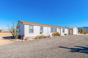 3245 E Flattop Dr, Yucca, AZ 86438 - Photo 4