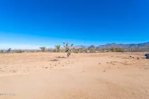 3245 E Flattop Dr, Yucca, AZ 86438 - Photo 50