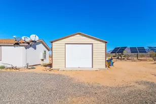 3245 E Flattop Dr, Yucca, AZ 86438 - Photo 8