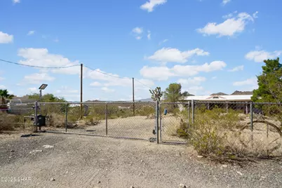 16693 N Lakeside Dr, Dolan Springs, AZ 86441 - Photo 2