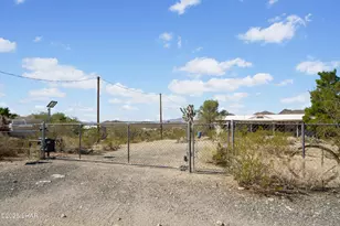 16693 N Lakeside Dr, Dolan Springs, AZ 86441 - Photo 2