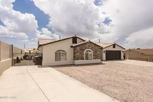 2260 Interlake Dr, Lake Havasu City, AZ 86404 - Photo 2
