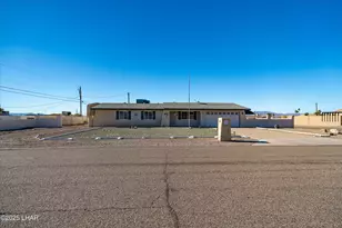 985 Hurricane Dr, Lake Havasu City, AZ 86403 - Photo 1