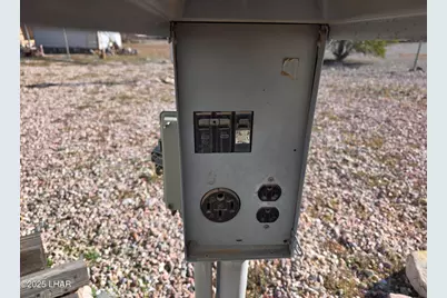 690 W Comanche Dr, Quartzsite, AZ 85346 - Photo 4