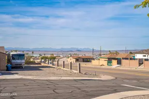 2460 Hummingbird Ln, Lake Havasu City, AZ 86403 - Photo 10