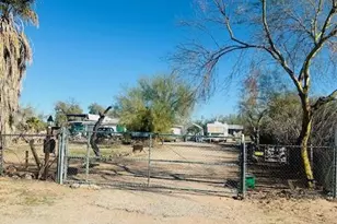 25293 Pendelton Way, Bouse, AZ 85325 - Photo 2