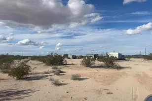 32012 Avenue 41 E, Bouse, AZ 85325 - Photo 6