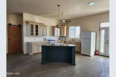 19310 S John Wayne Rd, Yucca, AZ 86438 - Photo 2
