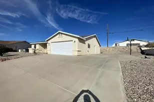 3019 Green Acres Dr, Lake Havasu City, AZ 86404 - Photo 2