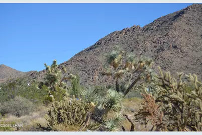 2279 E Margaret Dr, Yucca, AZ 86438 - Photo 18