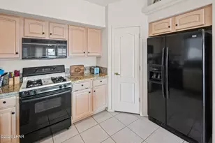 1802 Combat Dr, Lake Havasu City, AZ 86403 - Photo 14