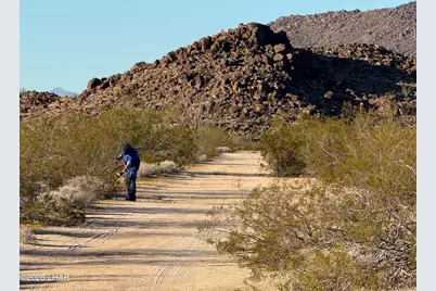 208-26-114 S Red Lake Rd S, Yucca, AZ 86438 - Photo 6