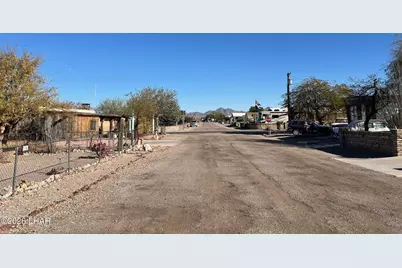 746 W Falcon Dr, Quartzsite, AZ 85346 - Photo 32