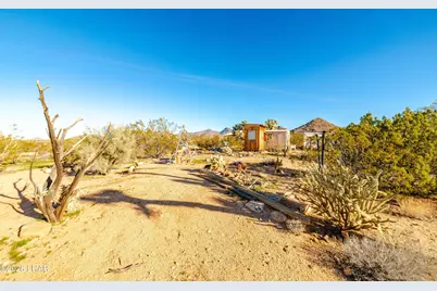 19816 S Gold Mine Rd, Yucca, AZ 86438 - Photo 70