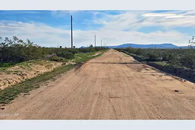 517 S Dale Evans Rd, Yucca, AZ 86438 - Photo 4