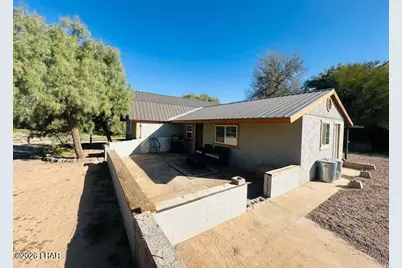 29525 Beer Barrel Ln, Bouse, AZ 85325 - Photo 2