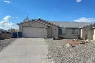 3041 Caliente Dr, Lake Havasu City, AZ 86404 - Photo 1