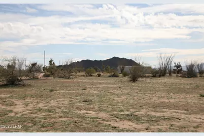 Lot 1 S Alvis Rd, Yucca, AZ 86438 - Photo 14