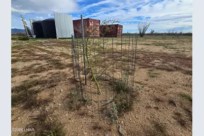 3412 S Lone Ranger Rd, Yucca, AZ 86438 - Photo 8