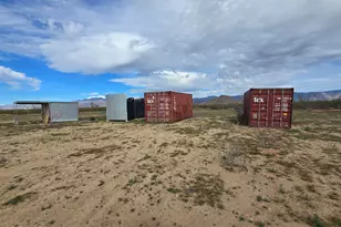 3412 S Lone Ranger Rd, Yucca, AZ 86438 - Photo 1