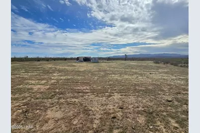 3412 S Lone Ranger Rd, Yucca, AZ 86438 - Photo 10