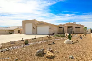 3344 Crestwind Dr, Lake Havasu City, AZ 86404 - Photo 2