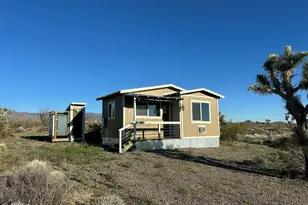 122 S Carrow Rd, Yucca, AZ 86438 - Photo 1