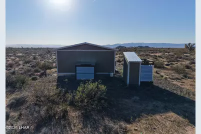 122 S Carrow Rd, Yucca, AZ 86438 - Photo 10