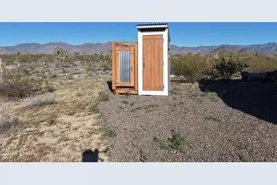 127 S Carrow Rd, Yucca, AZ 86438 - Photo 30