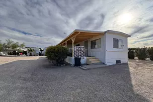 587 W Pyramid St, Quartzsite, AZ 85346 - Photo 18