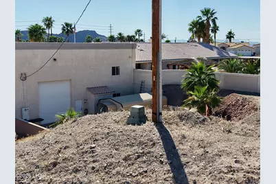 2001 Martinique Dr, Lake Havasu City, AZ 86406 - Photo 8