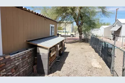 565 S Adobe Ln, Quartzsite, AZ 85346 - Photo 16